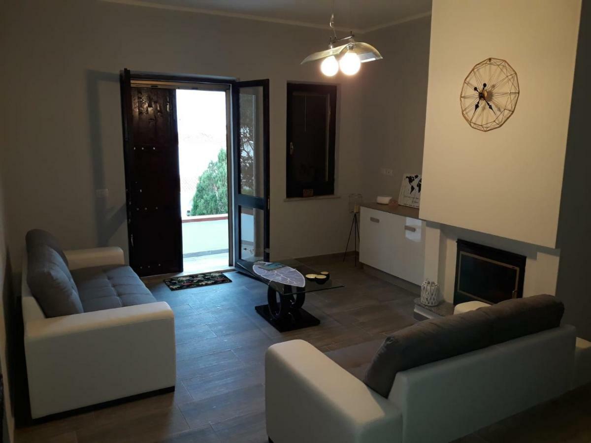 Вилла Sweethouse Pula Porto Columbu - Perd'E Sali Экстерьер фото