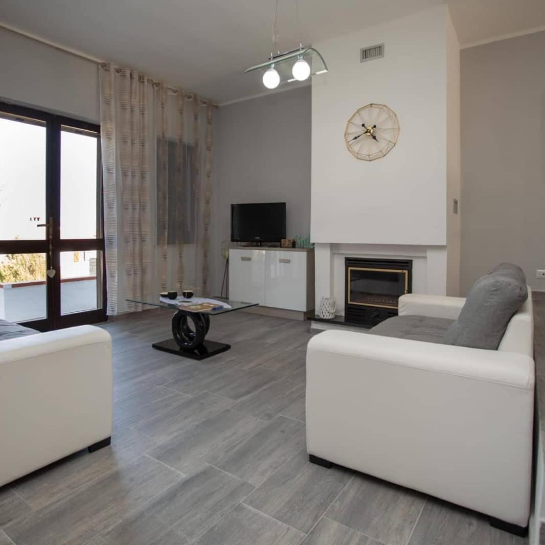 Вилла Sweethouse Pula Porto Columbu - Perd'E Sali Экстерьер фото